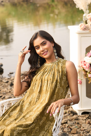 Mehndi Green Sleeveless Cotton Kurta Set with White Pattern