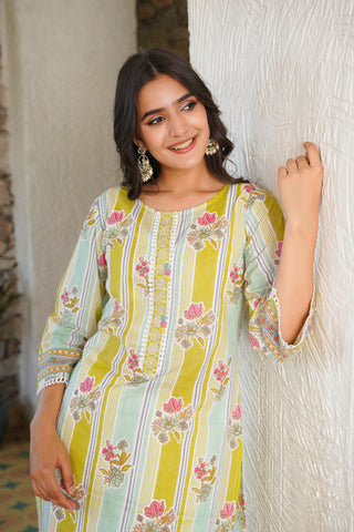 Women Yellow Floral Print Long Kurta