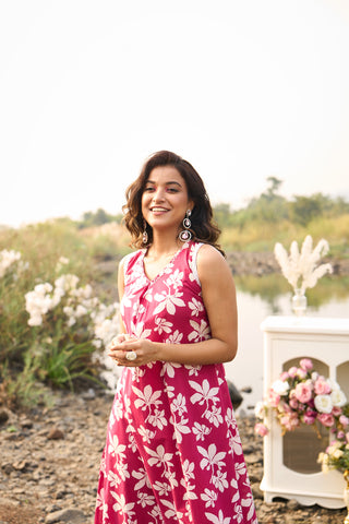 Sleeveless Pink Cotton Kurta Set with White Floral Pattern
