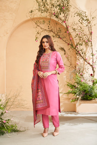 Pink Floral Embroidery Kurta Set