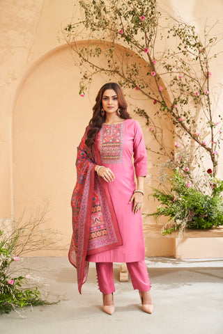 Pink Floral Embroidery Kurta Set