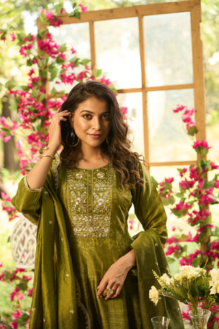 Pista Green Silk Kurta Set with Green Dupatta